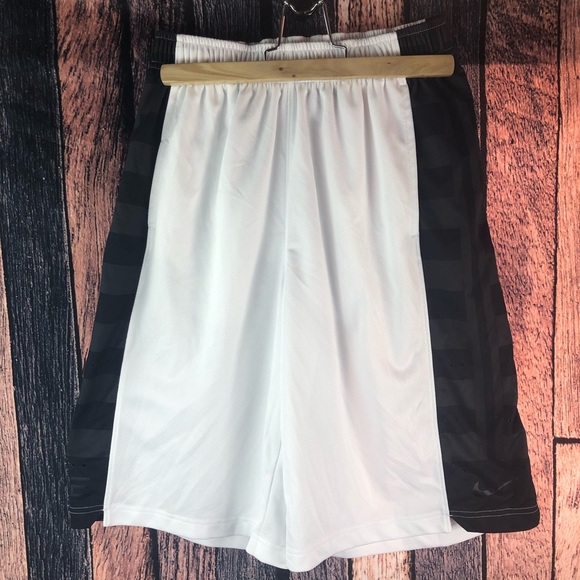Nike Dri-Fit Youth Large Basketball Shorts - Picture 1 of 7